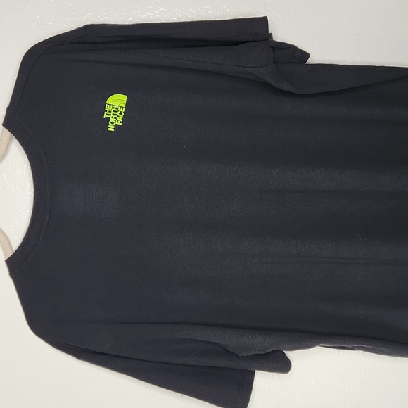 Black north face t-shirt - Picture 2 of 3